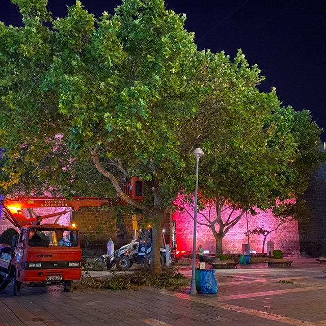Büyükşehirden daha temiz ve daha yeşil bir Kayseri için kesintisiz hizmet