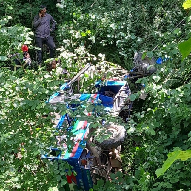 Ordu'da devrilen patpatın sürücüsü hayatını kaybetti
