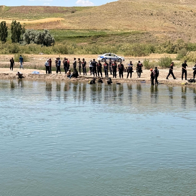 Kızılırmak'ta çocuklar, çamaşır yıkarken akıntıya kapıldı: 1 ölü, 1 kayıp