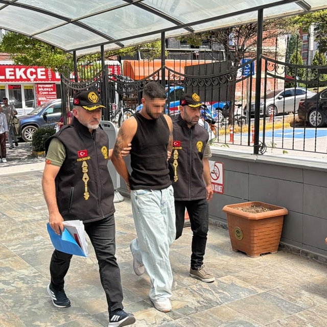 Tartıştığı kuryeyi silahla yaralayıp kaçan şüpheli, tutuklandı