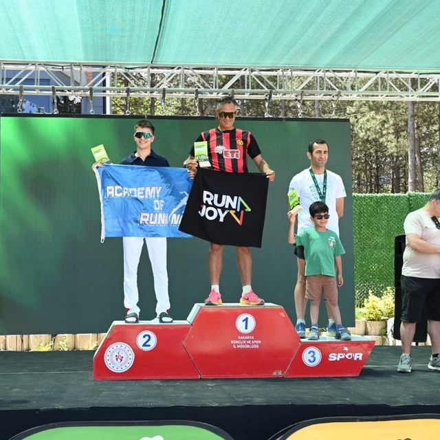 Sapanca Ultra Maratonu'na Eskişehirli sporcular damga vurdu