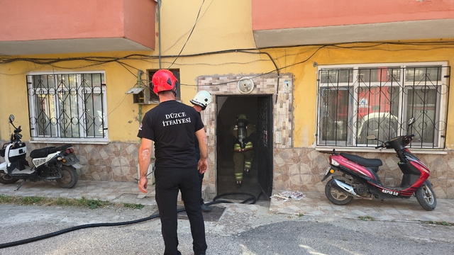 Yaramaz çocukların evcilik oyunu yürekleri ağza getirdi: Az kalsın ev yanıyordu
Fırına koydukları ayakkabı ve oyuncaklar tutuştu
