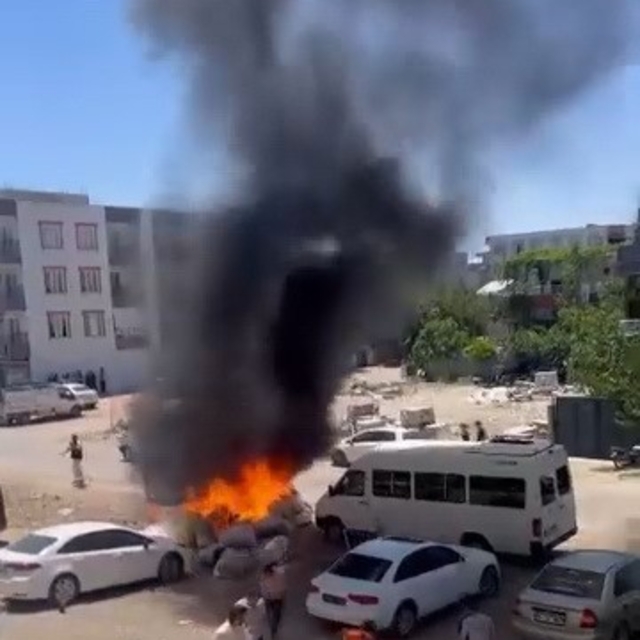 Kahta'da çöp yangını korkuttu