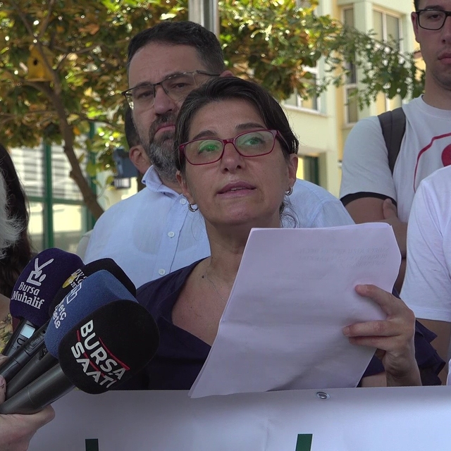 Bursa'da kızıl geyik av ihalesine geyik kostümlü protesto
Bursa Veteriner H...