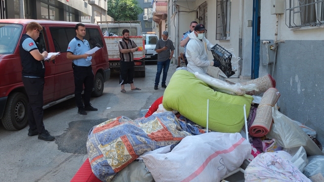 Yıldırım'da çöp ev temizlendi, 5 ton çöp çıktı