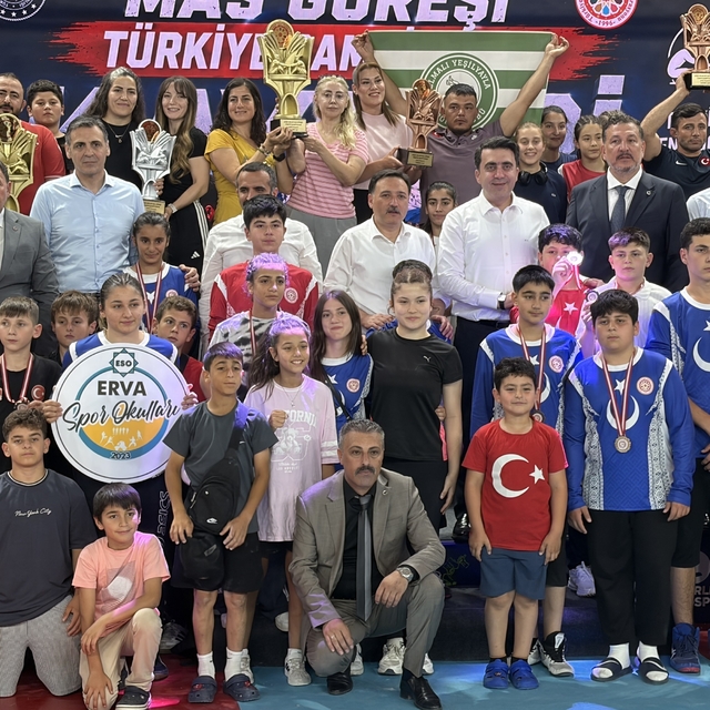 Minikler ve Yıldızlar Mas Güreşi Türkiye Şampiyonası Kayseri'de başladı