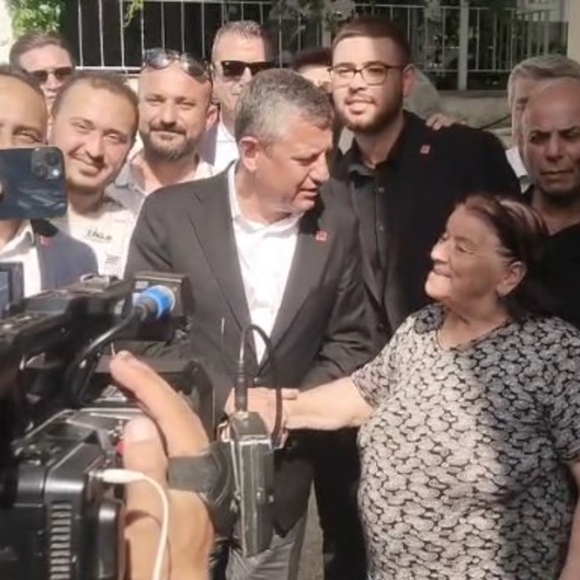 Özgür Özel'den Çorum'da taziye ziyareti