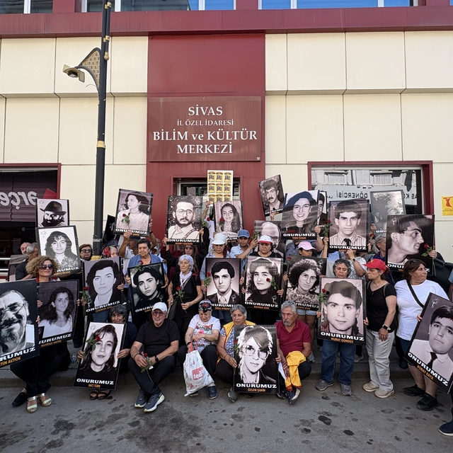 Sivas olaylarında hayatlarını kaybedenler anıldı