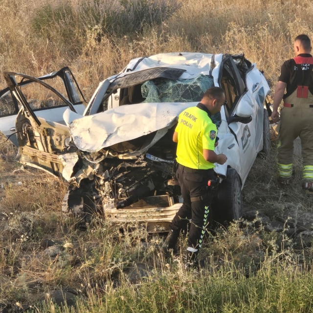 Şırnak'ta otomobil tarlaya uçtu: 1 ölü, 2 yaralı