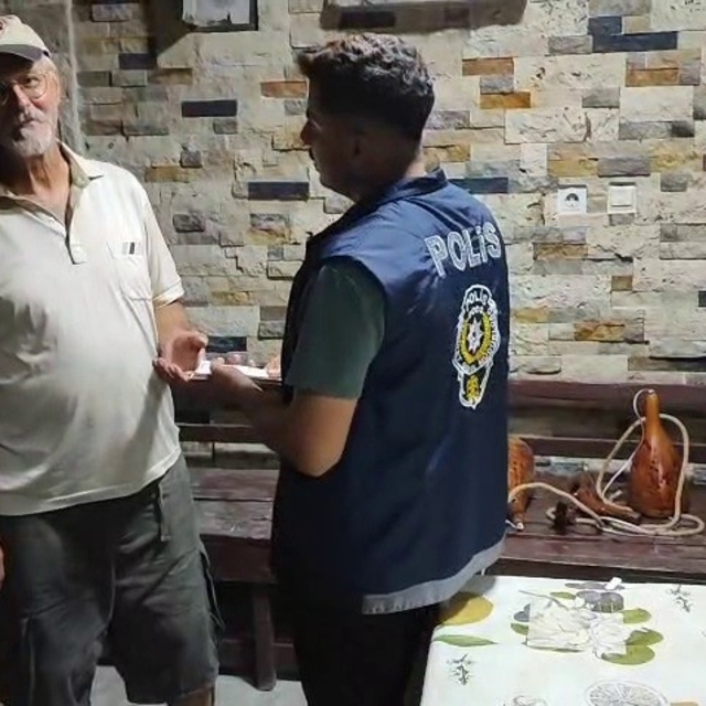Kaybettiği emekli maaşından umudu kesen vatandaşın parasını polis sahibine...