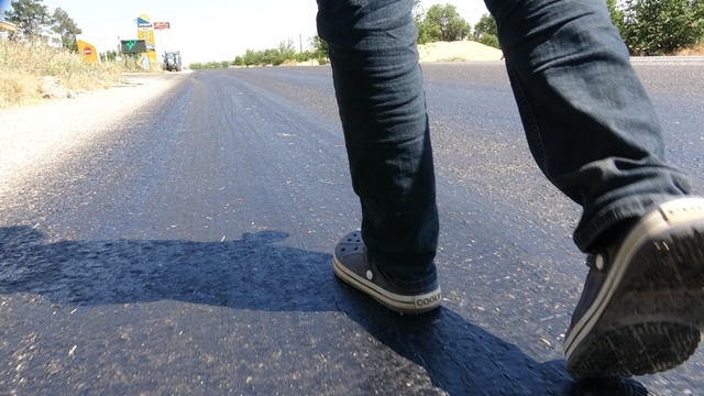 Adıyaman'da sıcak hava asfaltı eritti
