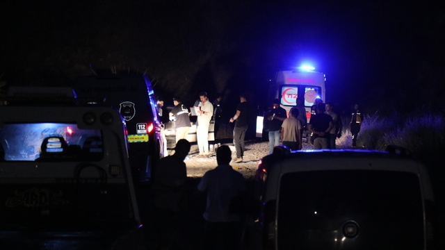 1 kişinin öldüğü, 3 kişinin yaralandığı kavganın sebebi küfürleşme çıktı
Olaya karışan 5'i suça sürüklenen çocuk 13 kişi adliyeye sevk edildi