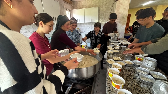 Damal'da Aşure lokması programı