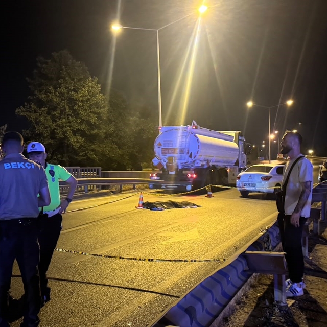 Yalova'da otomobilin çarptığı yaya hayatını kaybetti
Üst geçide 40 metre ka...