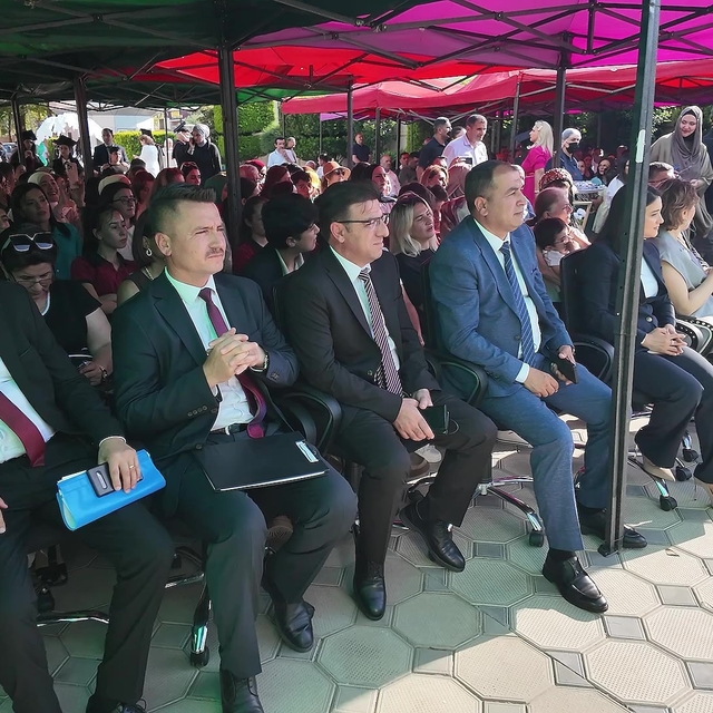 Çamelili öğrenciler kardeş okulun mezuniyet coşkusuna ortak oldu