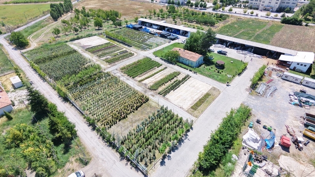 Battalgazi Belediyesi parklarda kendi üretimini kullanıyor