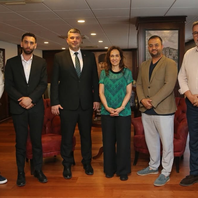 Karşıyaka'da belediyeyle salon görüşmesi yapıldı
