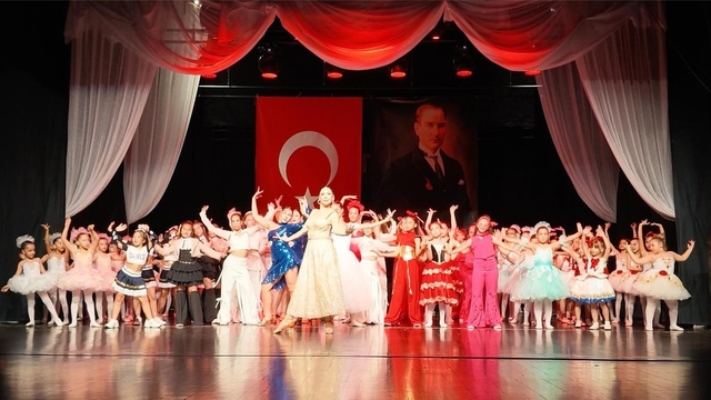 Aylar süren emek sahnede alkış aldı