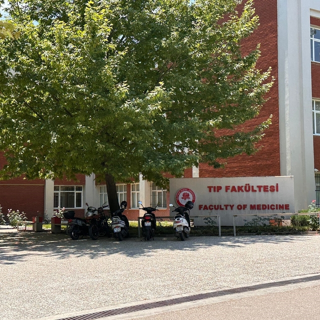 SDÜ Tıp Fakültesi'nde sorular rüşvet karşılığında sızdırıldığı iddiası sına...