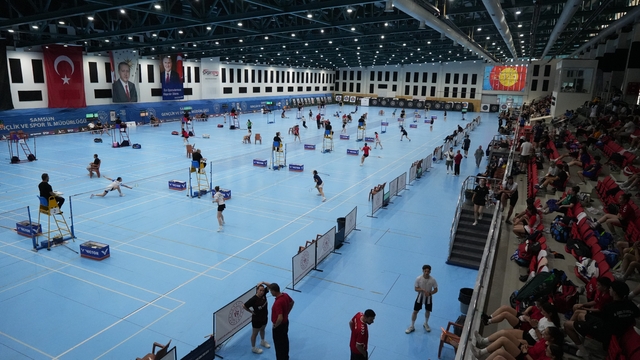 Samsun'da badminton heyecanı: 36 kulüp aynı sahnede
