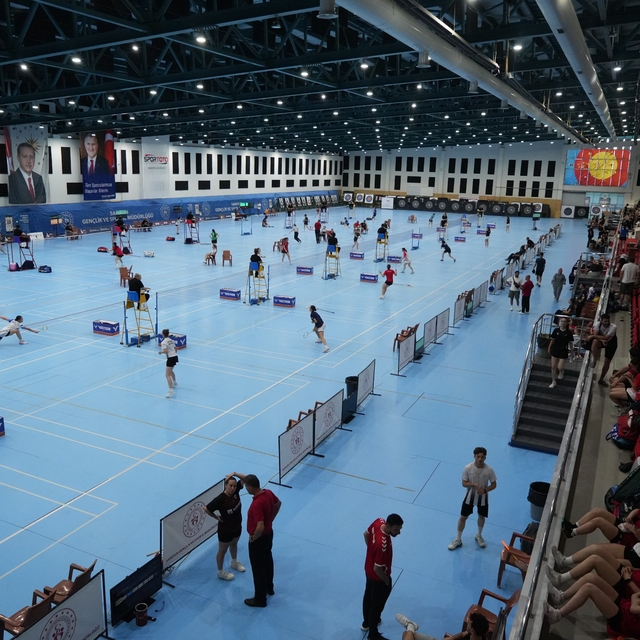 Samsun'da badminton heyecanı: 36 kulüp aynı sahnede