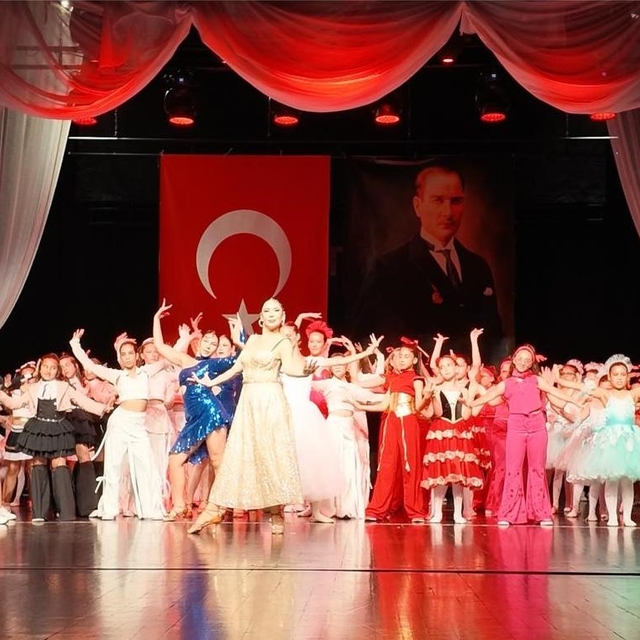 Aylar süren emek sahnede alkış aldı