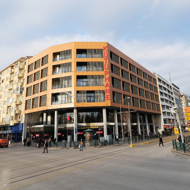 Eskişehir'in bilgi hazinesi: İl Halk Kütüphanesi