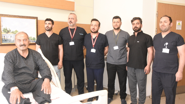 5,5 saat süren ameliyatla sağlığına kavuştu