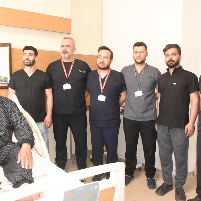 5,5 saat süren ameliyatla sağlığına kavuştu