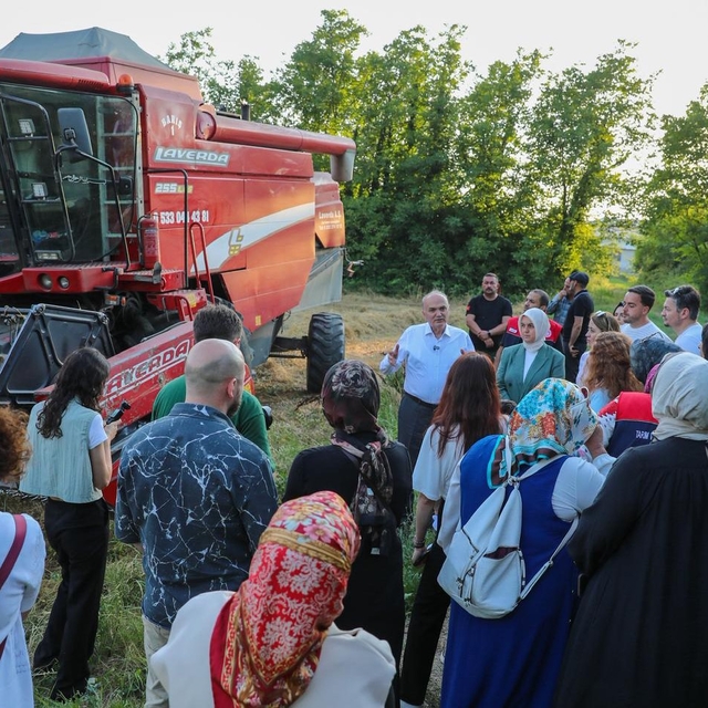 Düzce'de ilk kez yetişen siyez buğdayının hasadı yapıldı
Başkan Özlü "Ben g...
