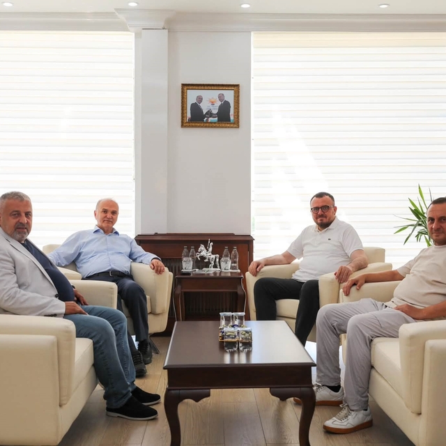 Başkan Faruk Özlü'ye anlamlı ziyaret