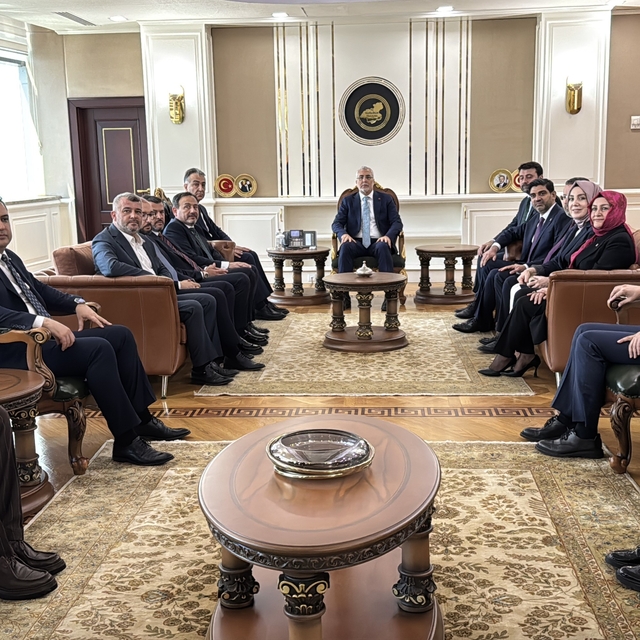 Çalışma ve Sosyal Güvenlik Bakanı Işıkhan Karabük'te