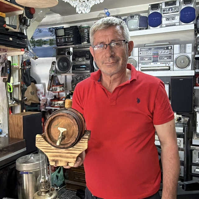 10 yıllık hobi nostalji dükkanına dönüştü
Koleksiyoner Murat Renklikol:
"No...