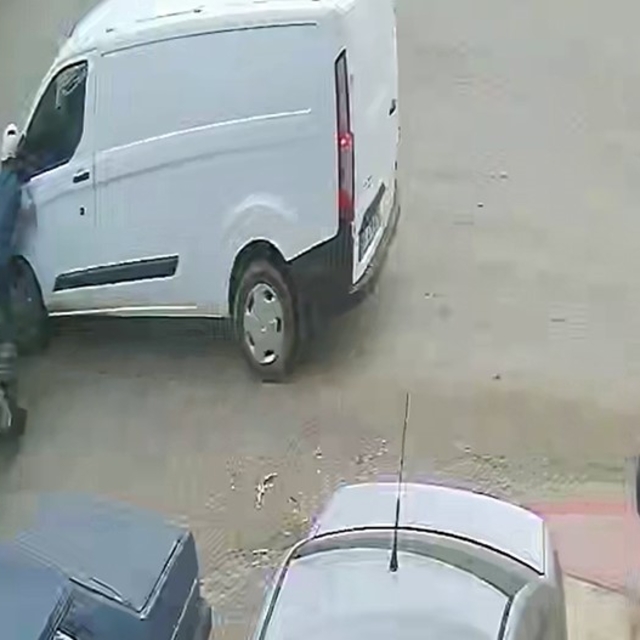 Osmaniye'de minibüsle çarpışan motosikletli yaralandı