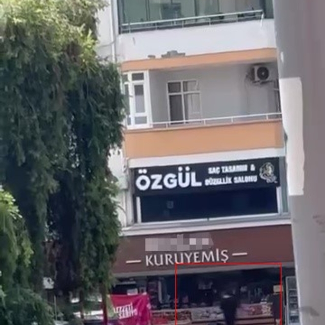 İçki içmesine müsaade etmeyen kuruyemişçinin dükkanına tüfekle ateş açtı