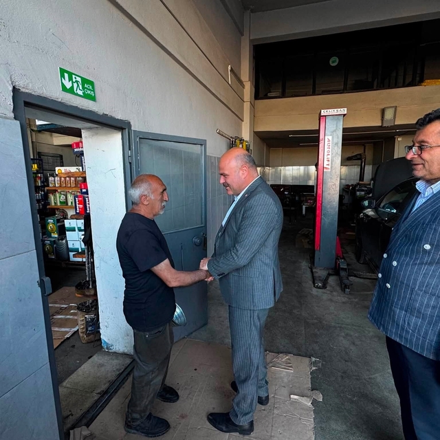 Kars'ta AK Parti Teşkilatından Sanayi Sitesi esnafına ziyaret