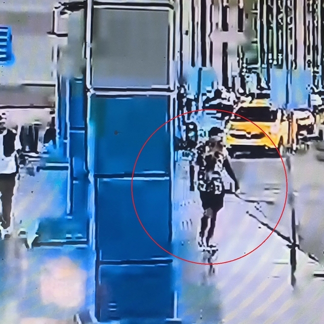 Otogarın dışındaki çuvala gizlediği bıçağı alıp 2 güvenlik görevlisini yara...