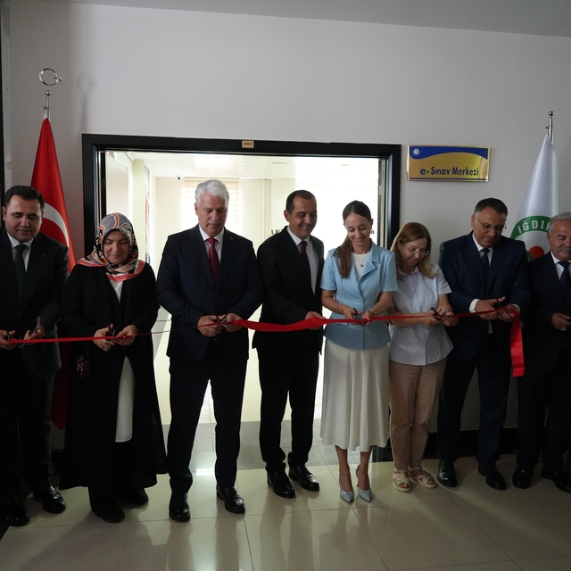 Doğu Anadolu Bölgesi'nin ilk "Sivil Havacılık e-Sınav Merkezi" Iğdır'da açı...