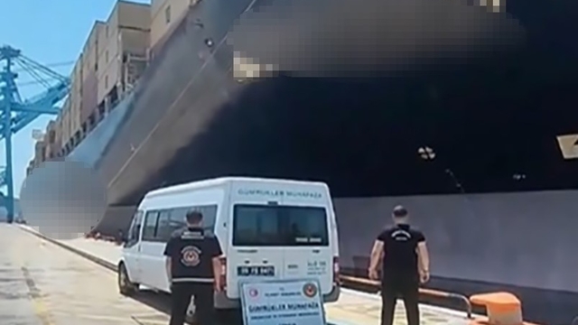 İzmir'de gemide yaklaşık 200 ton kaçak akaryakıt ele geçirildi