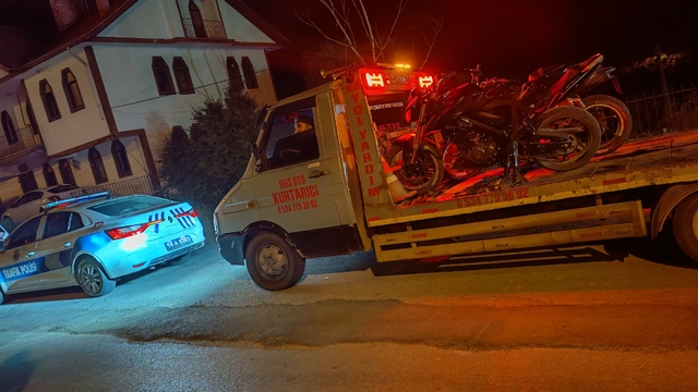Mudurnu'da kural tanımaz motosikletlilere geçit yok: 2 araç trafikten men edildi