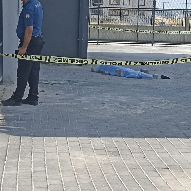 Alzaymır hastası kadın 5. kattan düşerek hayatını kaybetti