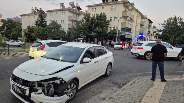 Bingöl'de trafik kazası: 2 yaralı
