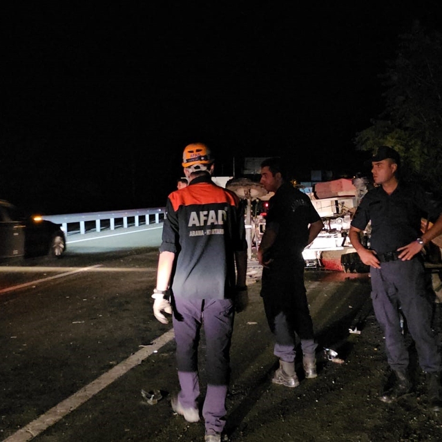 Elazığ'da minibüs ile traktör çarpıştı: 1 yaralı