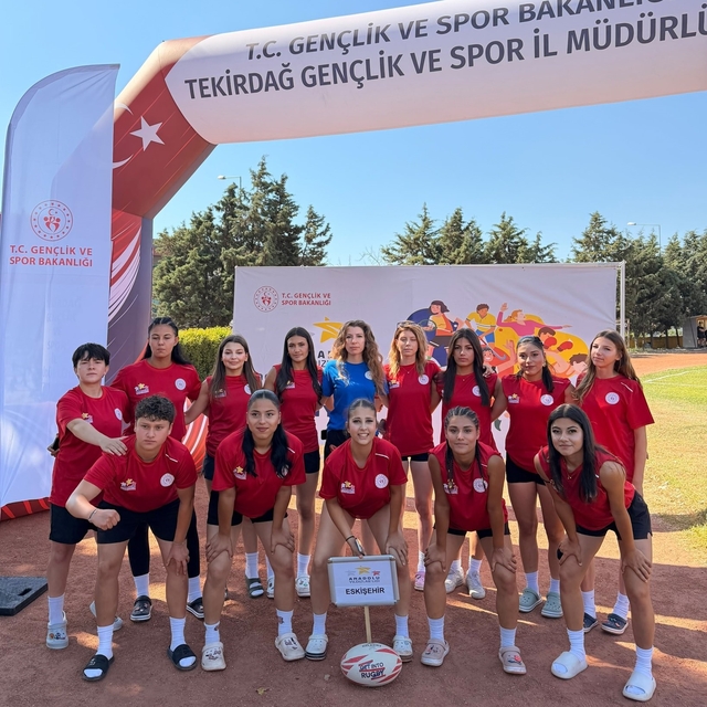 Eskişehir'in ragbi sultanları namağlup şampiyon