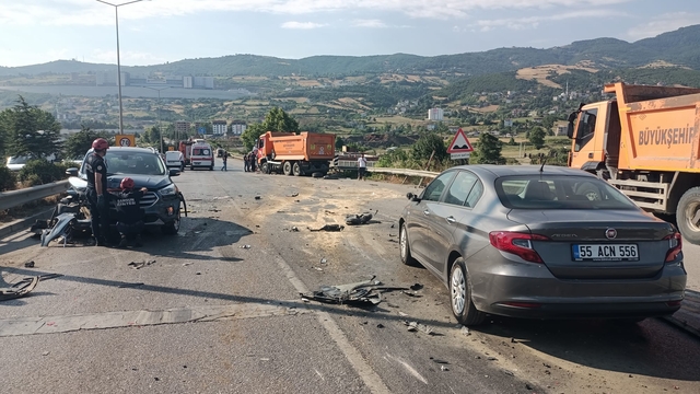 Samsun'da 8 aracın karıştığı zincirleme kaza; 2 yaralı
