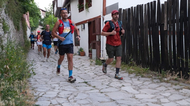 Farklı ülkelerden sporcular Safranbolu'nun tarihi sokaklarında yarışıyor