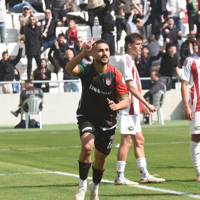 Karşıyaka'da Ömer Faruk bekleniyor