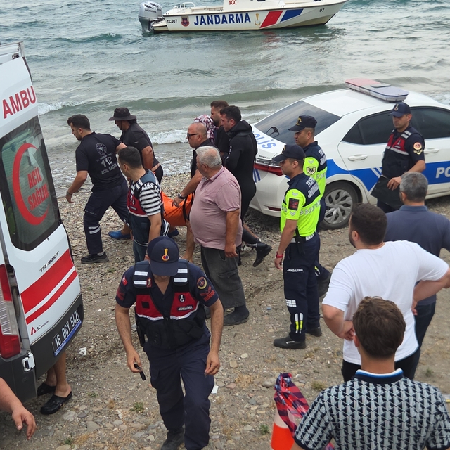 2 arkadaş, serinlemek için girdikleri İznik Gölü'nde boğuldu (2)