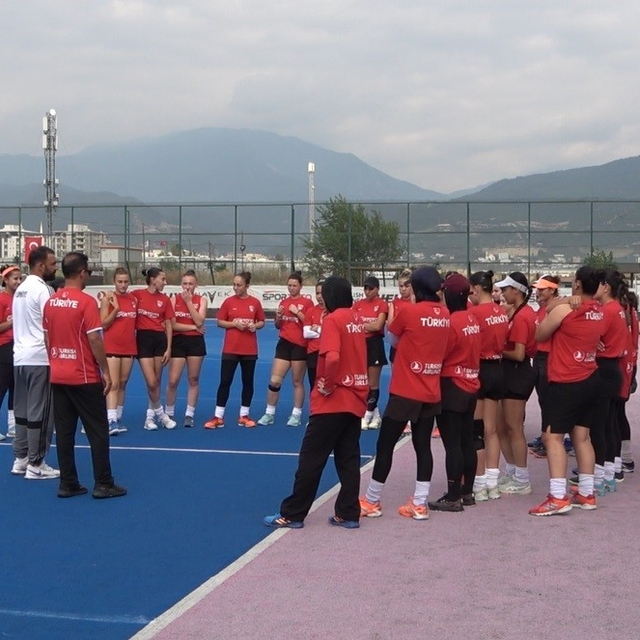 A Milli Kadın Hokey Takımı'nda hedef Avrupa şampiyonluğu