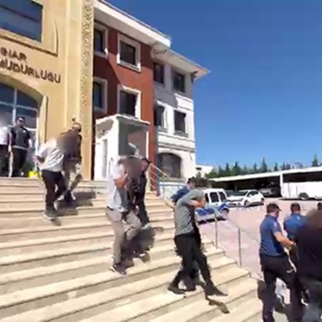 Konya'da uyuşturucu tacirlerine operasyon